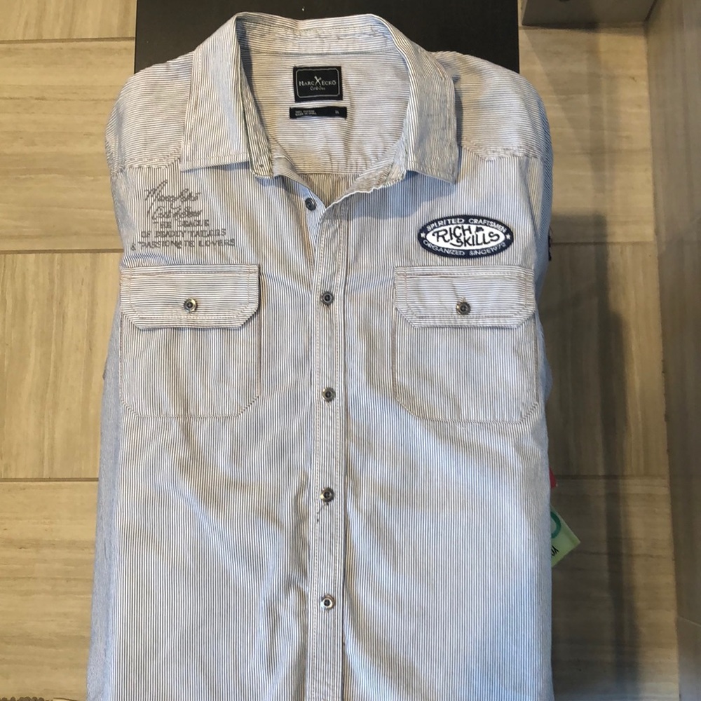 Gray Marc Ecko short sleeve shirt